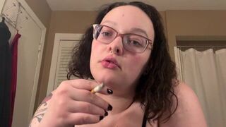 Milf Smoking Before Bed - porn video