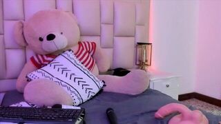 I love feeling a big cock inside my hairy pussy - porn video